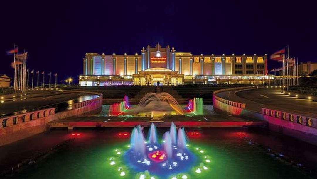 Thansur Bokor Highland Resort and Casino khung cảnh ấn tượng về đêm